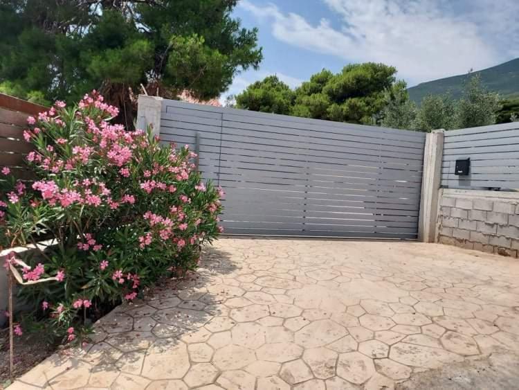 Guesthouse Aggelos Porto Germeno Exterior photo